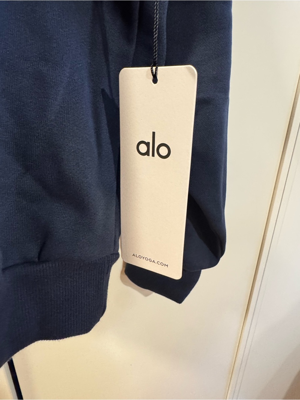 ALO NWT Accolade Navy Crewneck Size M - Picture 2 of 5